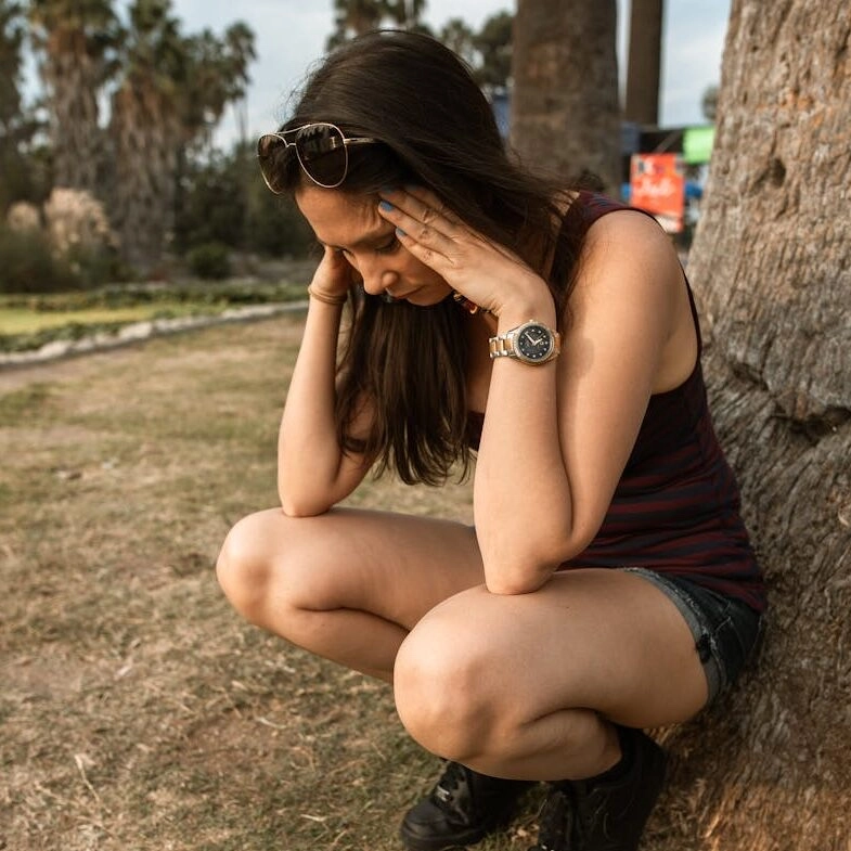 Photo d'une femme stressée et anxieuse